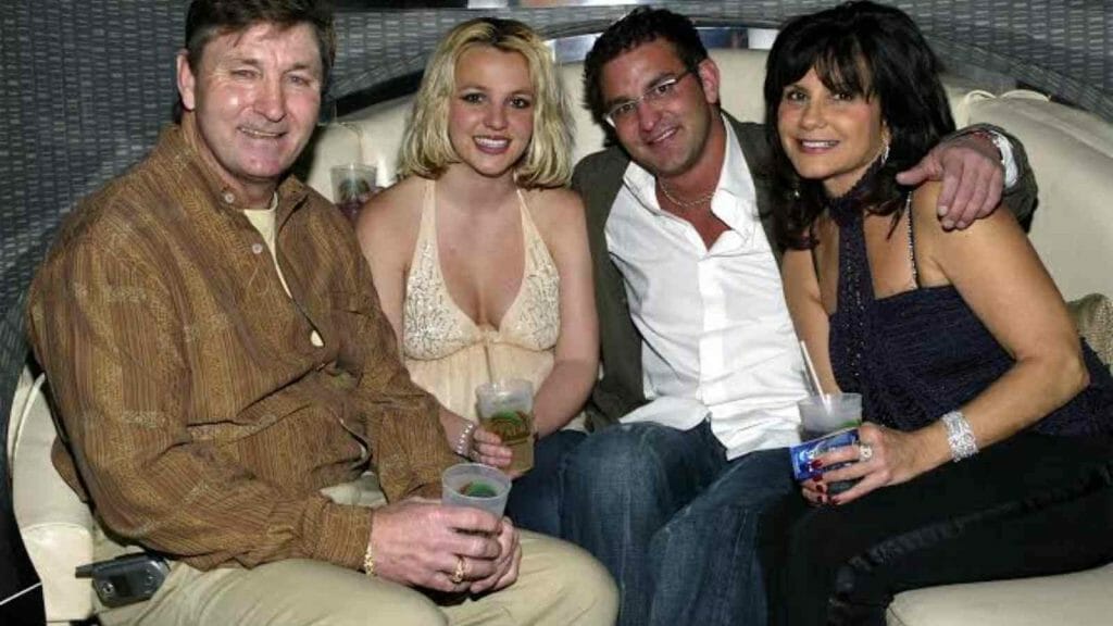 Spears with her estranged family