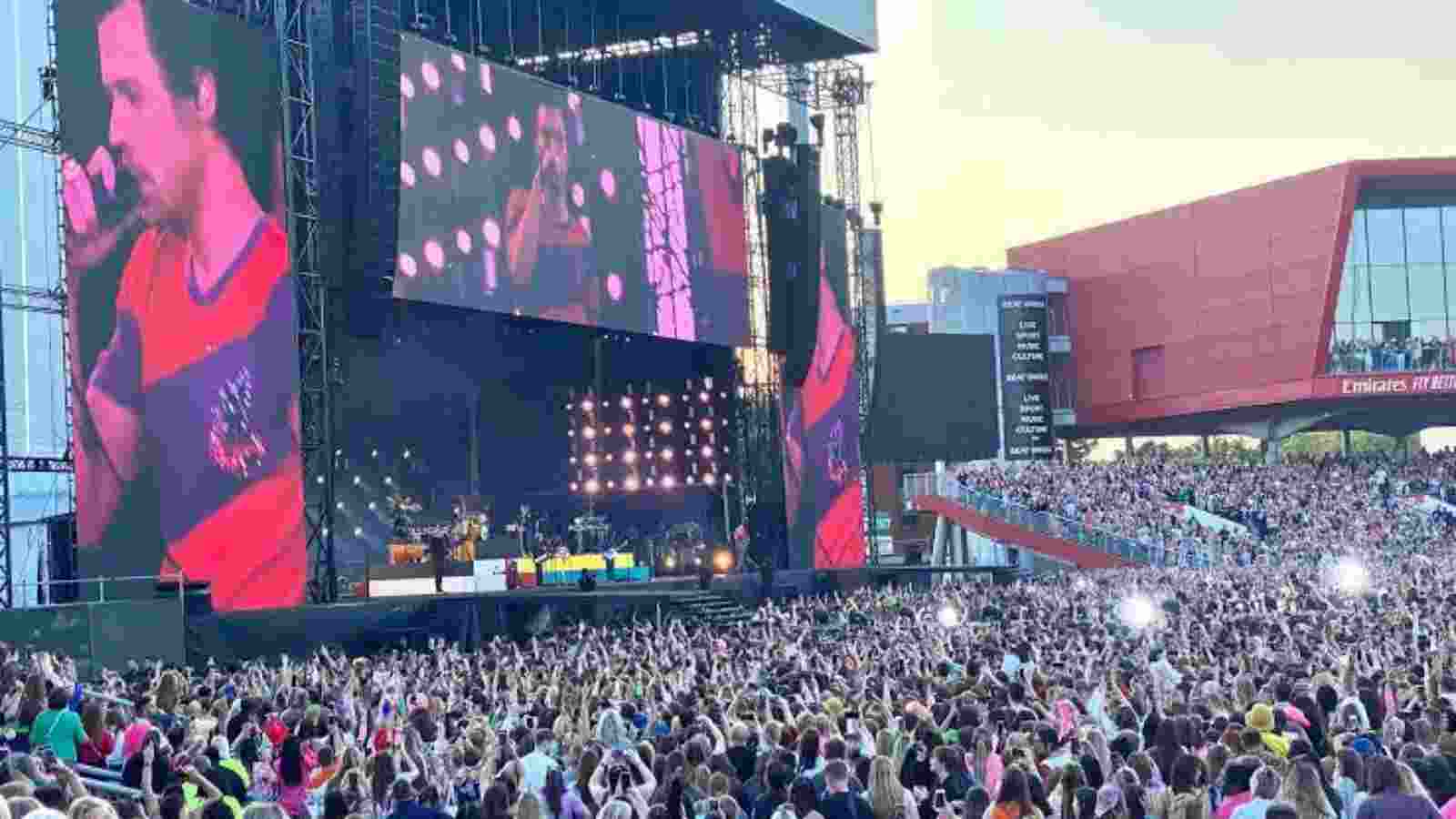 Harry Styles searched for his school teacher during his show at Emirates Old Trafford