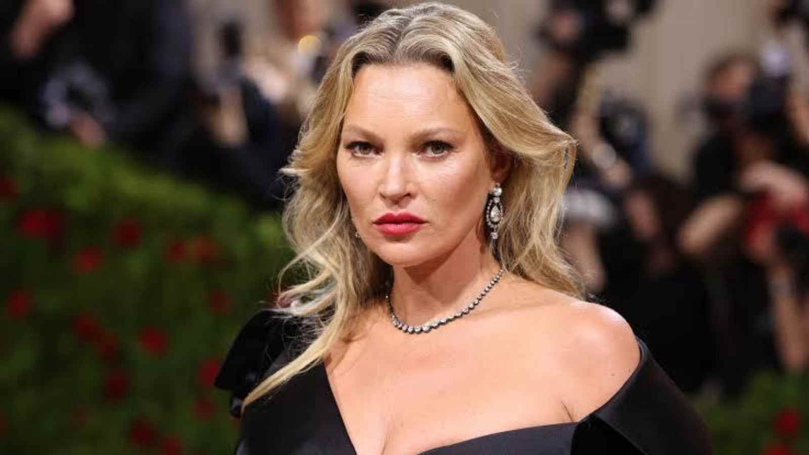 Kate Moss clears the rumour about Depp pushing her from a flight of stairs 