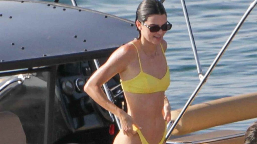 A bit yellow for Kendall's summer 