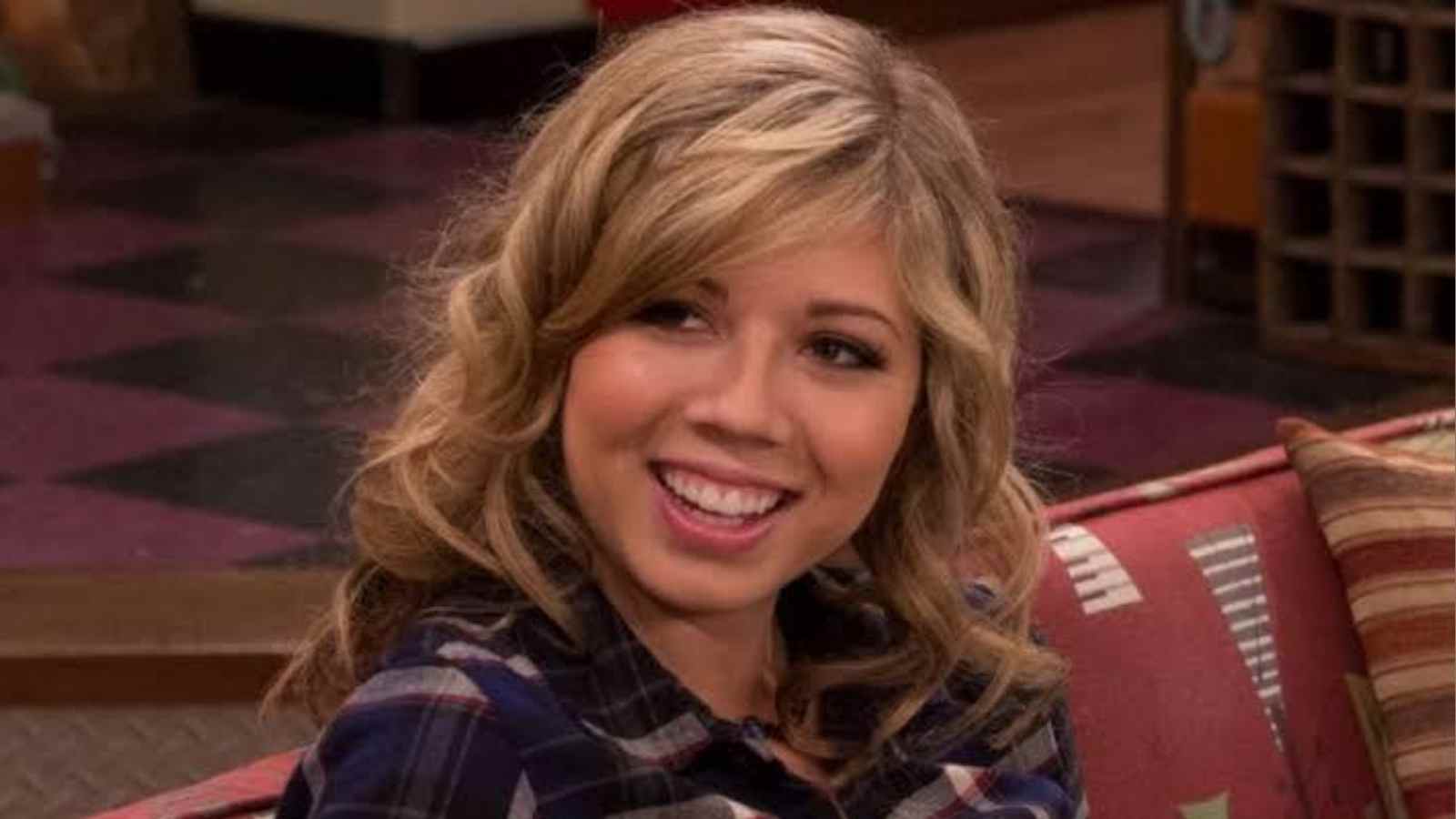 Jenette McCurdy was experiencing the perils of young fame and eating disorders during 'iCarly.'