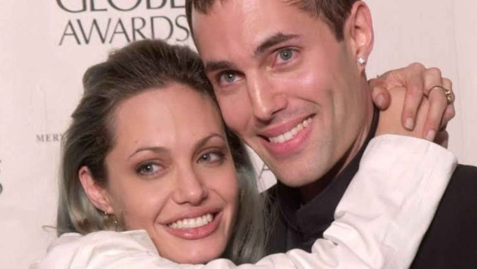 Angelina Jolie gave a liplock to his brother, Haven