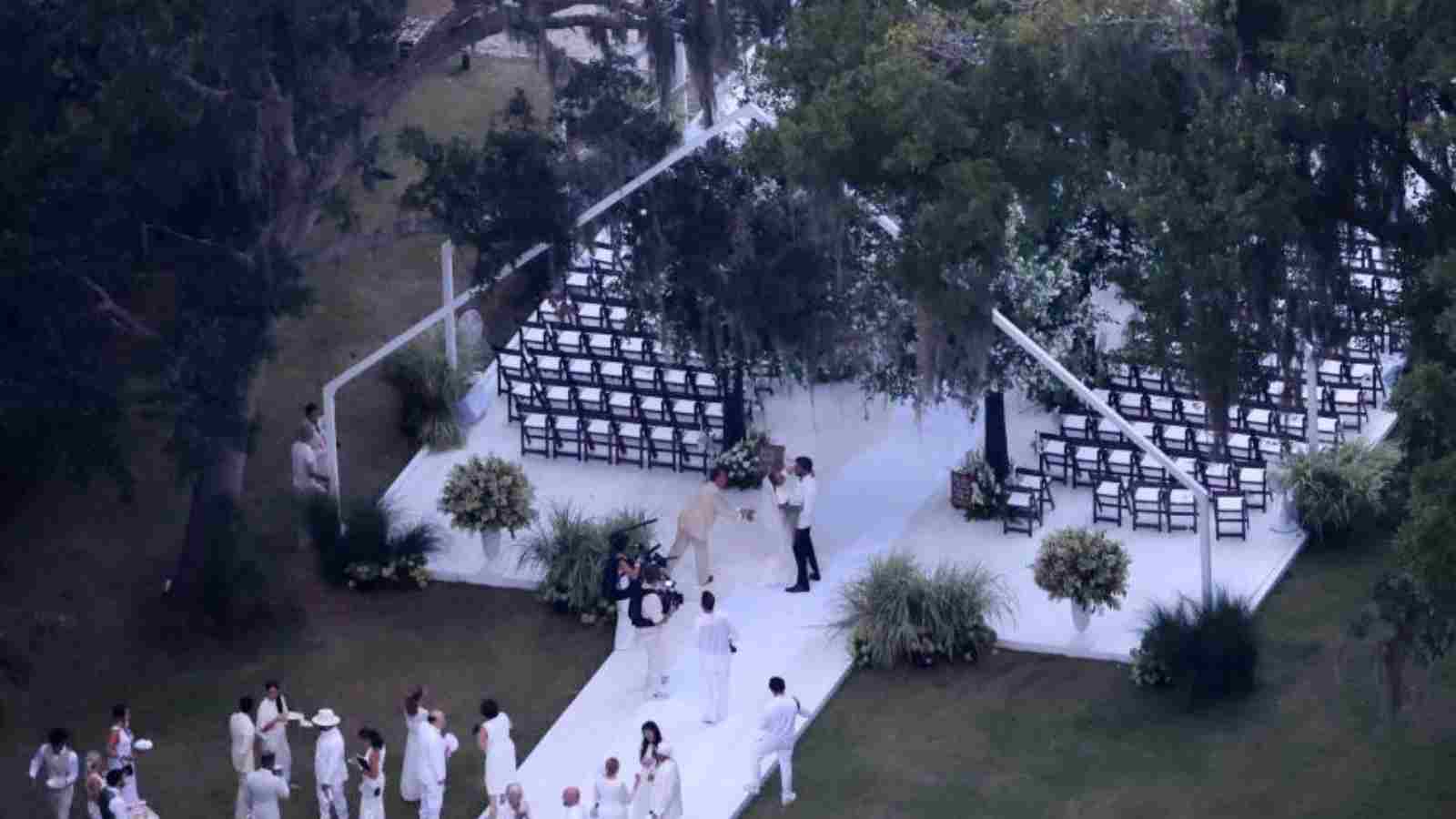 Jennifer Lopez and Ben Affleck have a white dreamy themed wedding