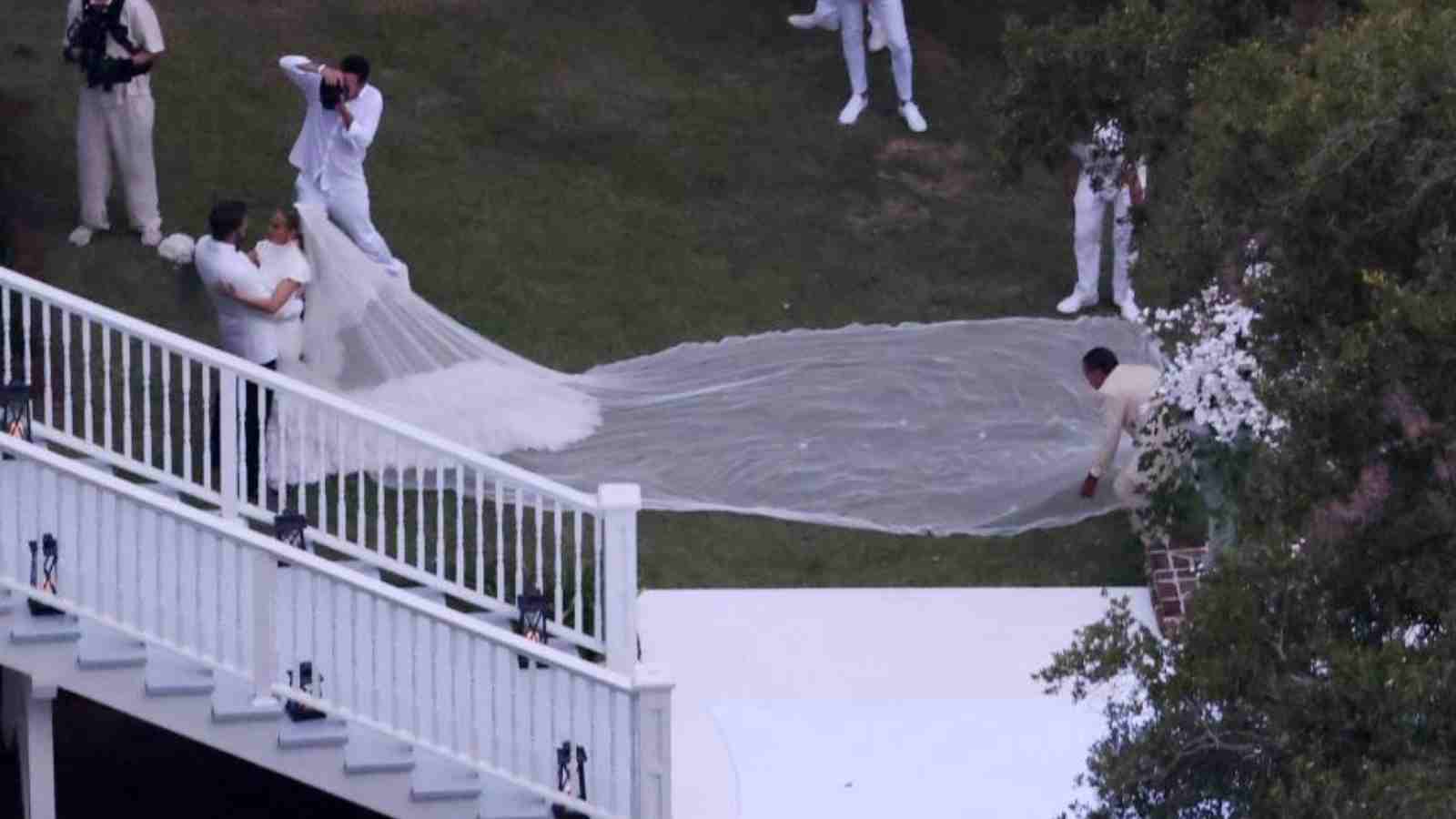 Jennifer Lopez had a 20 feet train in her wedding gown