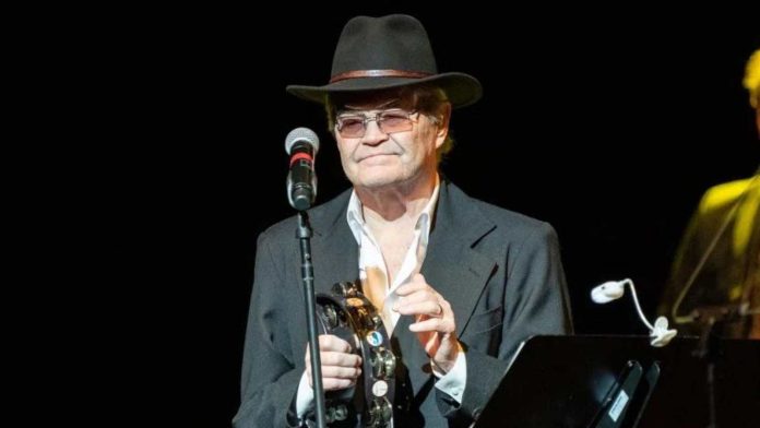 Mickey Dolenz sues FBI for the records they collected of him and his band members