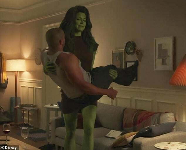 She-Hulk-effortlessly-carries-her-date-to-bed-in-the-action-packed
