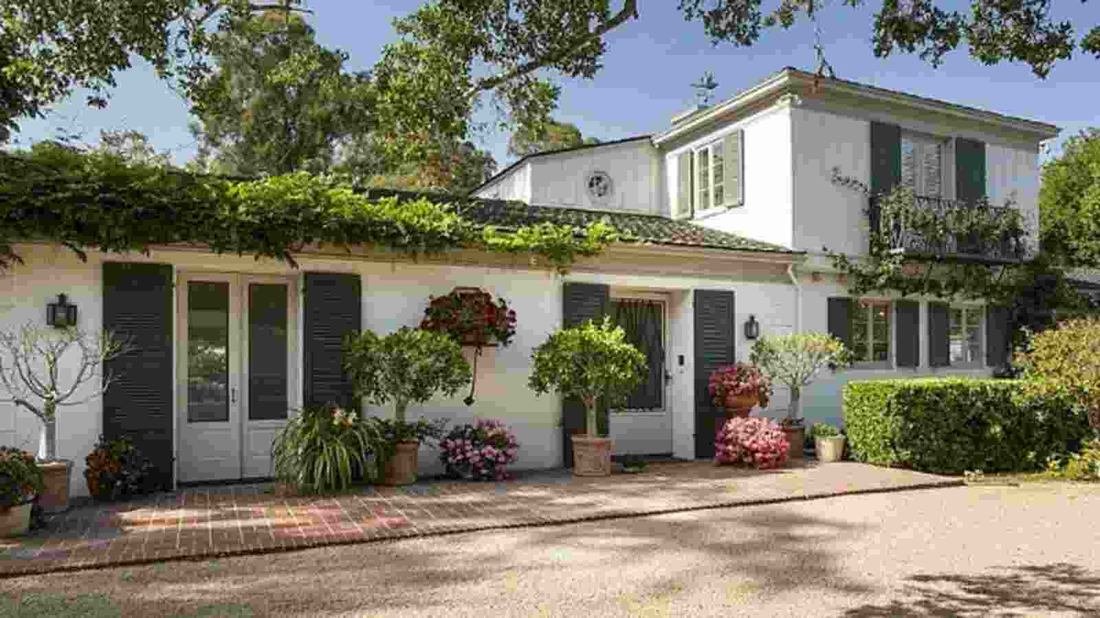 How much real estate does Drew Barrymore owns?