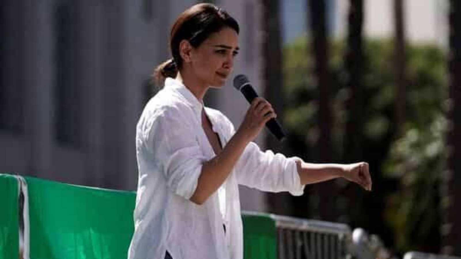 'The Rings Of Power' Star Nazanin Boniadi Explains How She Channels ...