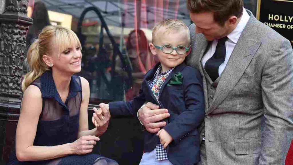 Anna Faris and Chris Pratt with their son Jack
