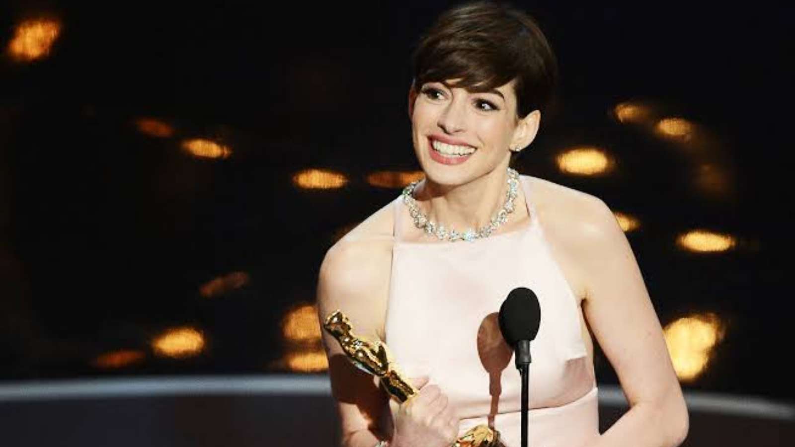 Anne Hathaway during Oscars 2013