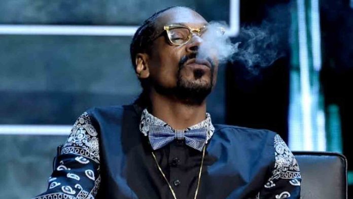 How much weed does Snoop Dogg do?