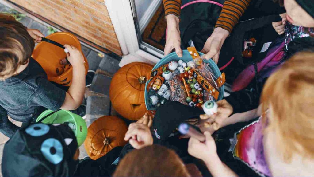 The Story Behind Halloween Trick Or Treat Tradition - FirstCuriosity