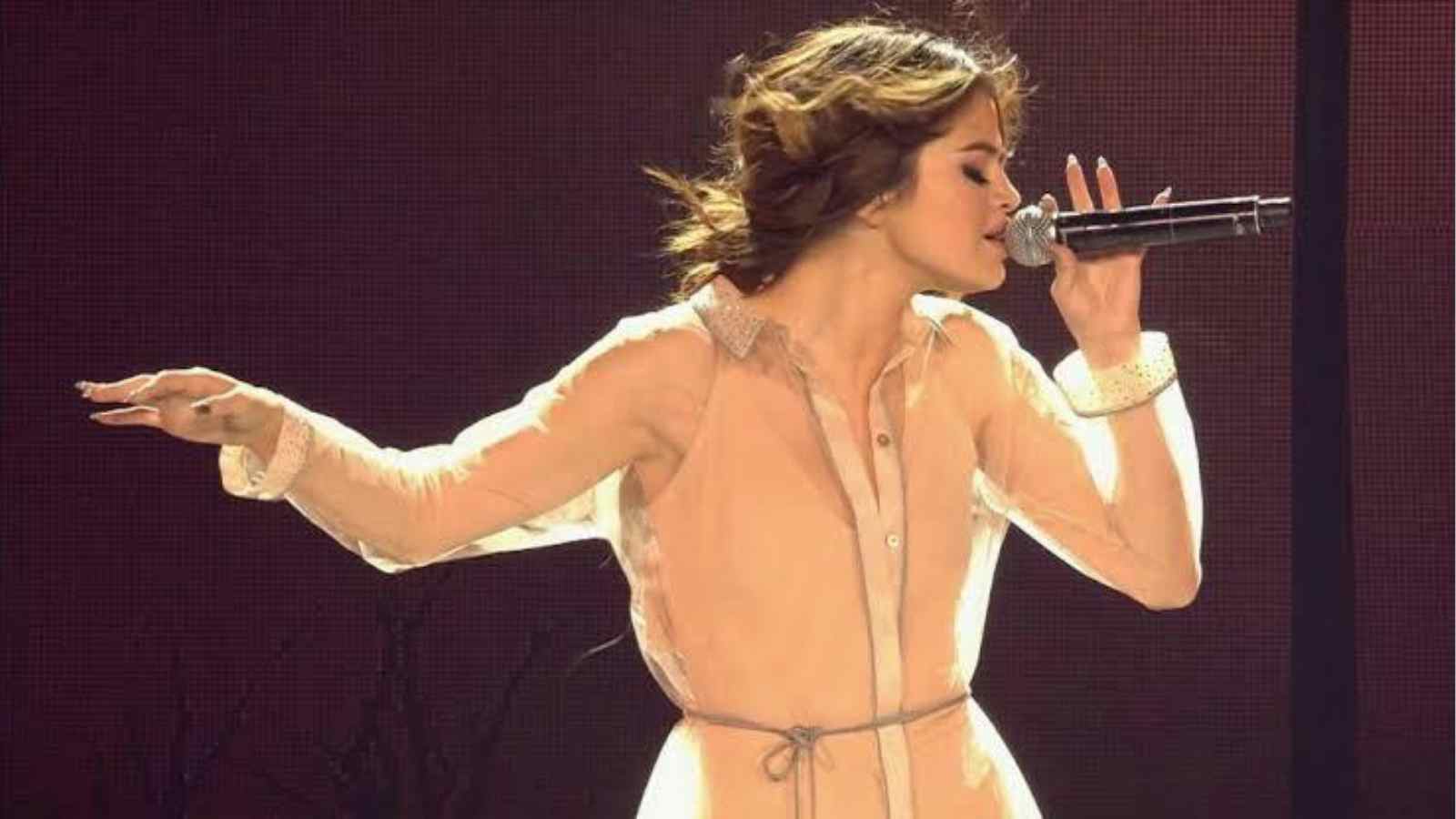 Selena Gomez cried during her Revival Tour since her record label wanted her to do a song with Justin Bieber