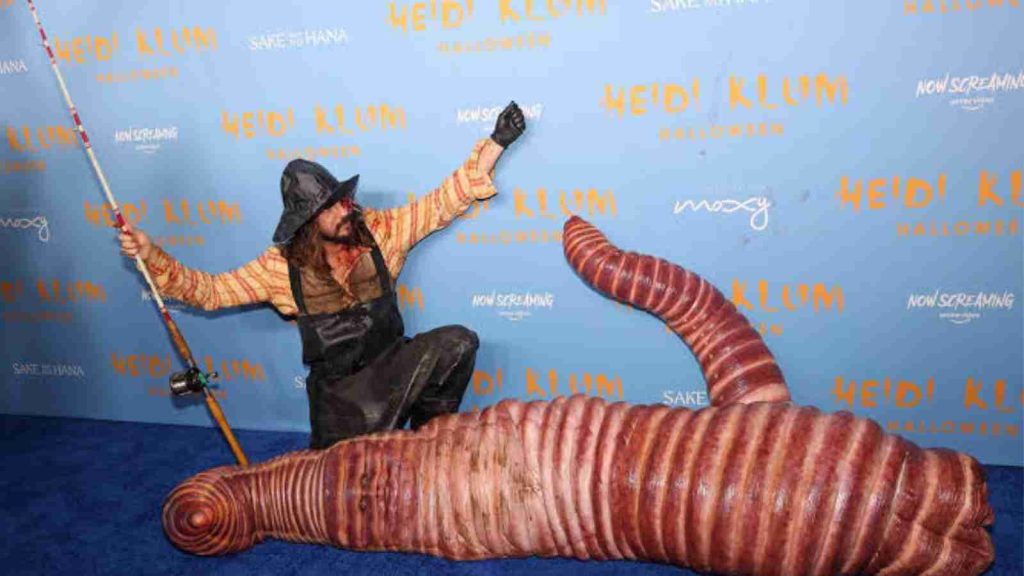Heidi Klum dressed as an earthworm