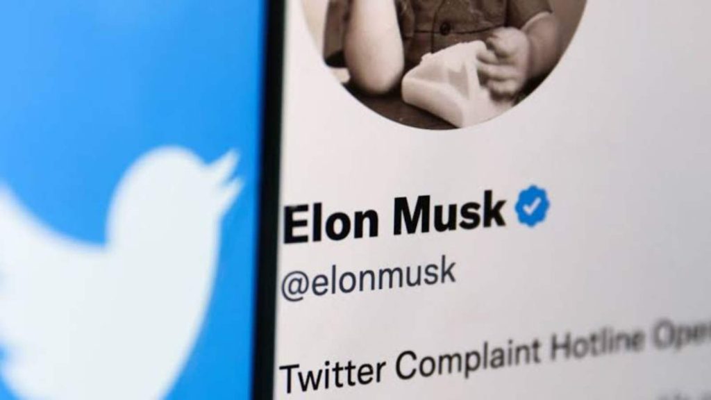 Elon Musk will have to pay for the verification badge