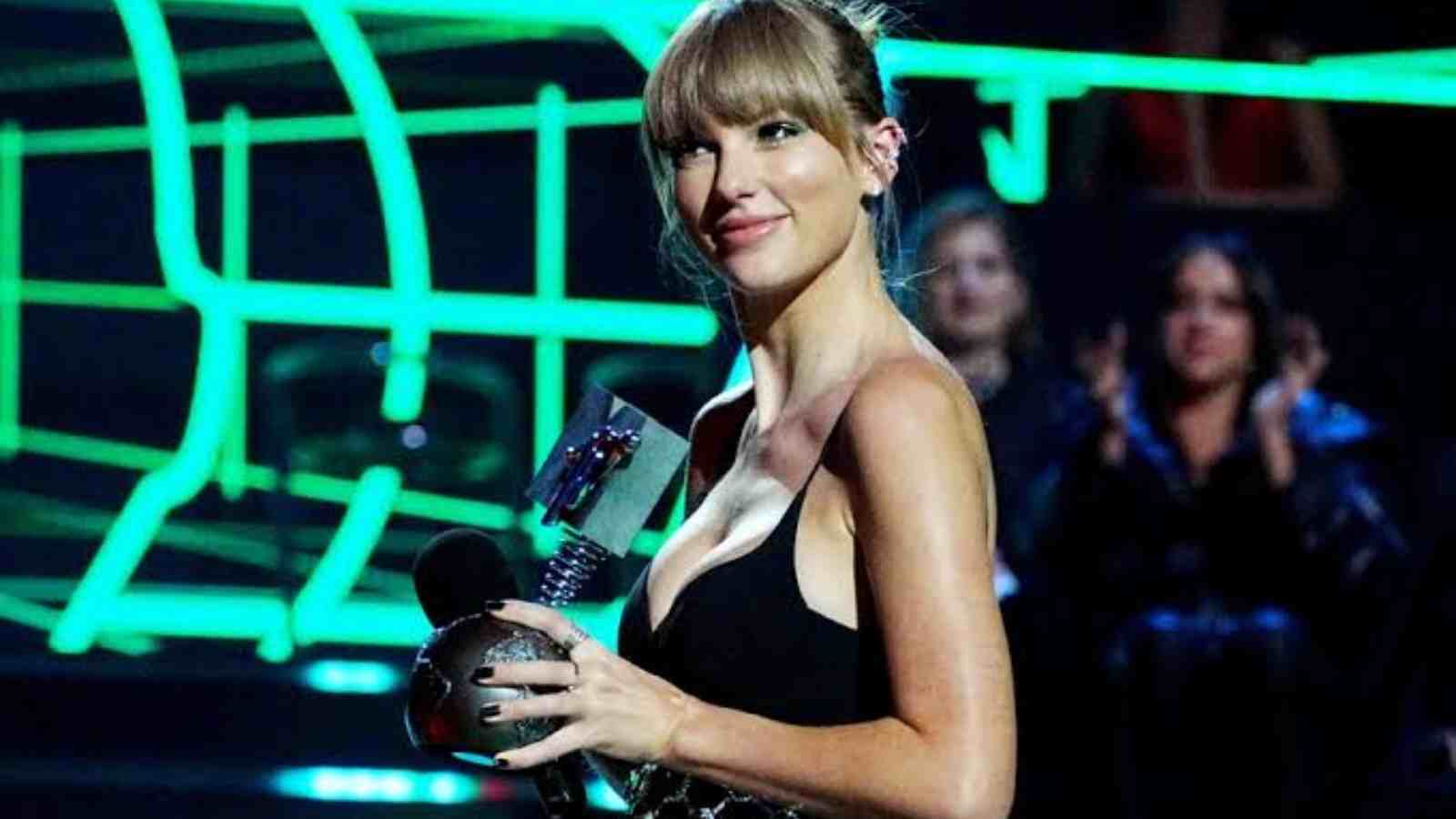 Taylor Swift at MTV EMA 2022