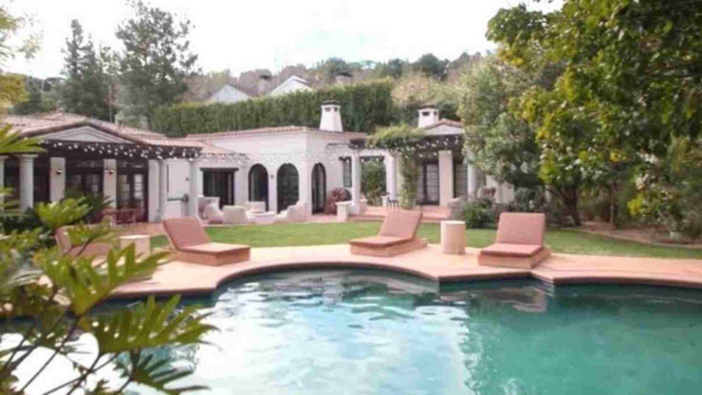 Kendall's villa in Beverly Hills 