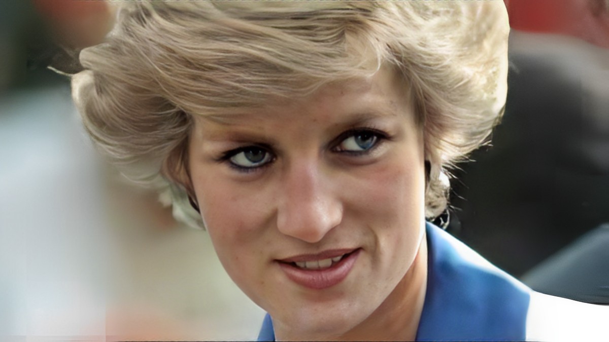 What Does Prince Harry's Book Reveal About His Mother Princess Diana?