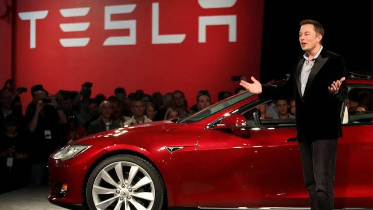 Elon Musk agreed on disabling the steering alert on Tesla leading to an investigation