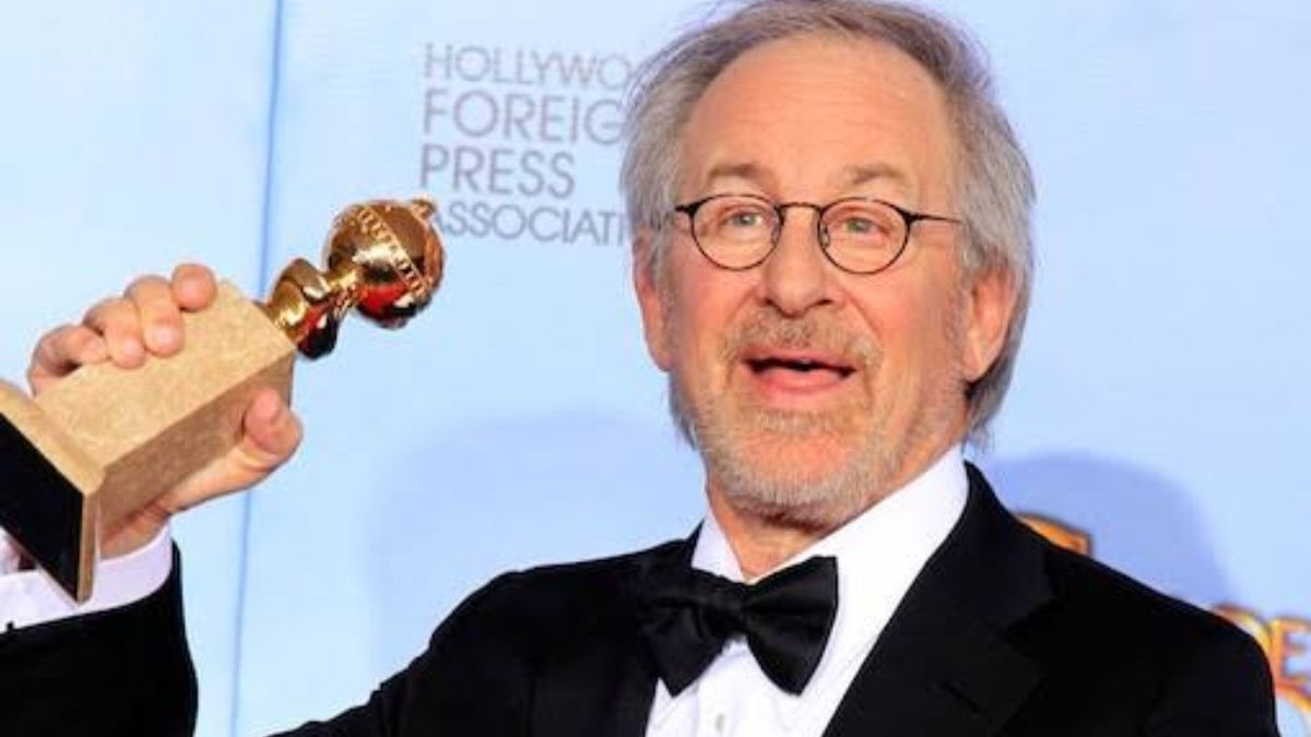 Steven Spielberg won the Golden Globe Award for 'Best Director'