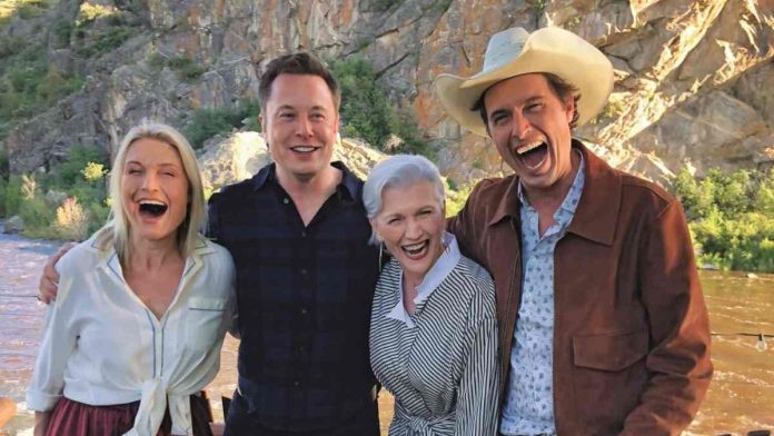 Elon Musk with Tosca, Maye and Kimbal