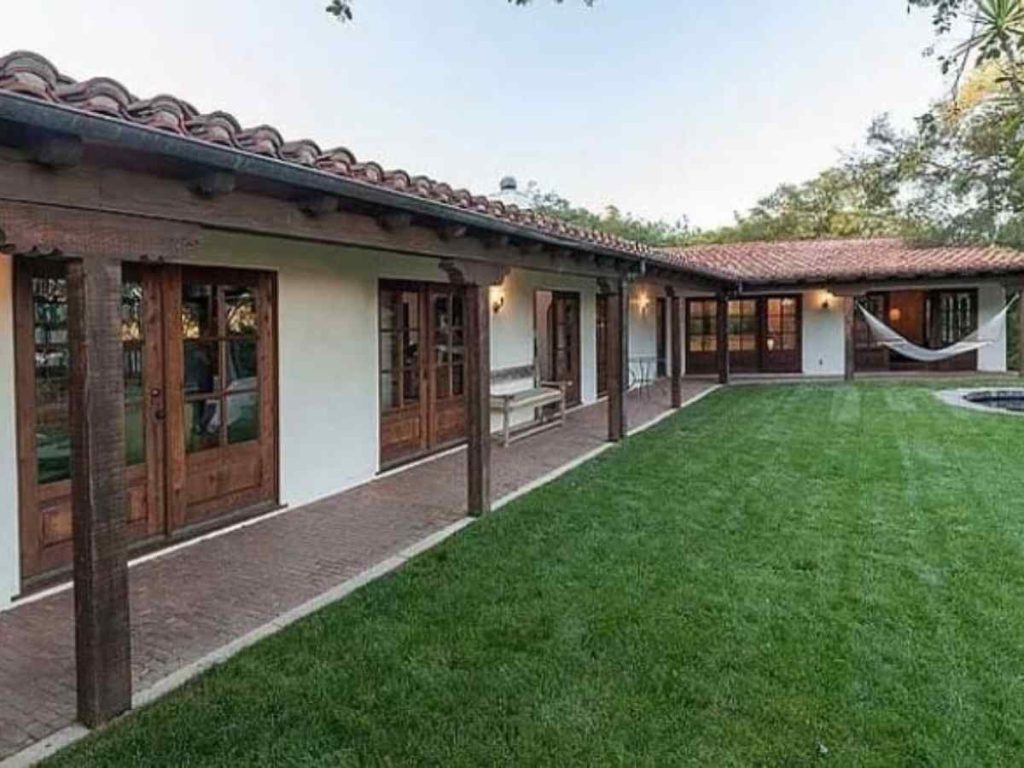 Robert Pattinson's house in Hollywood Hills 