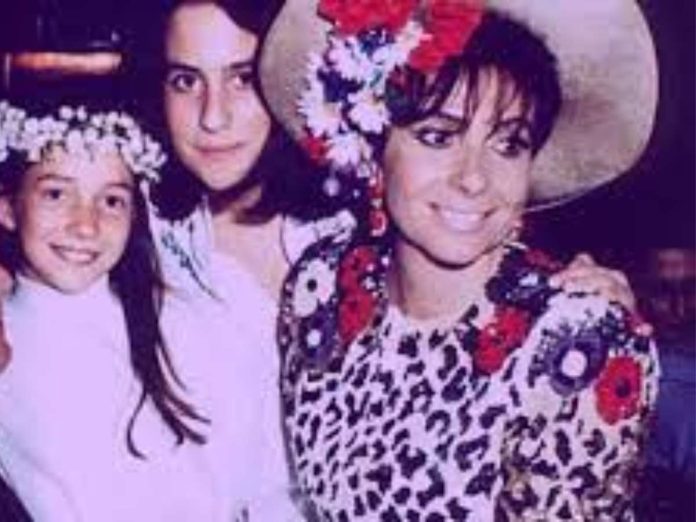 Allegra and Alessandra Gucci with their mother