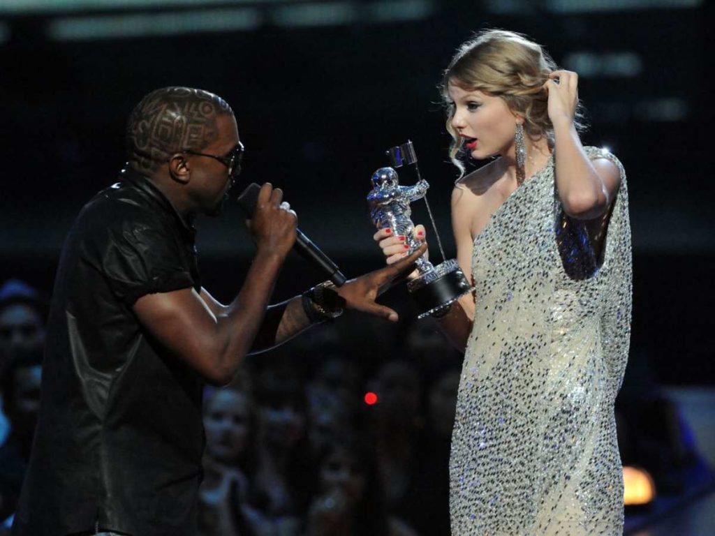 Kanye West and Taylor Swift on stage (2009 VMAs)