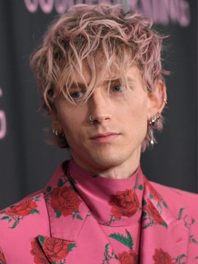 Machine Gun Kelly gets electrocuted during superbowl party concert