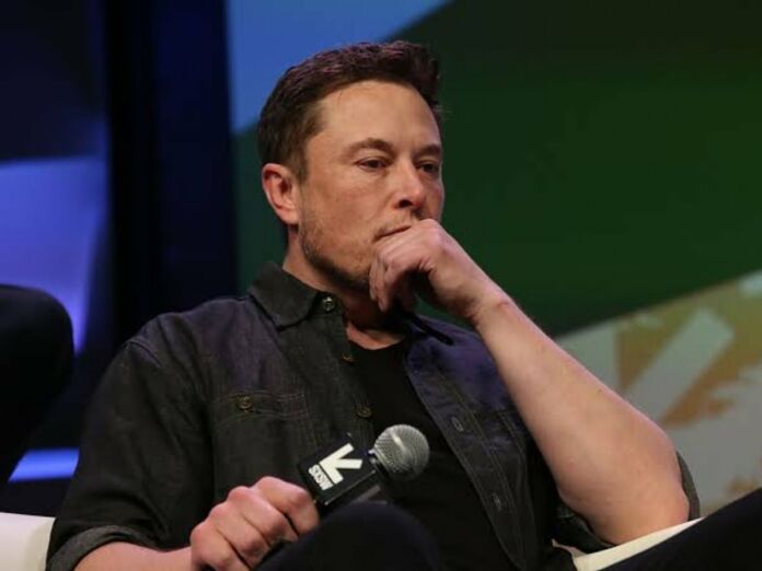 Elon Musk's Twitter is facing a negative cash flow due to decreasing revenue