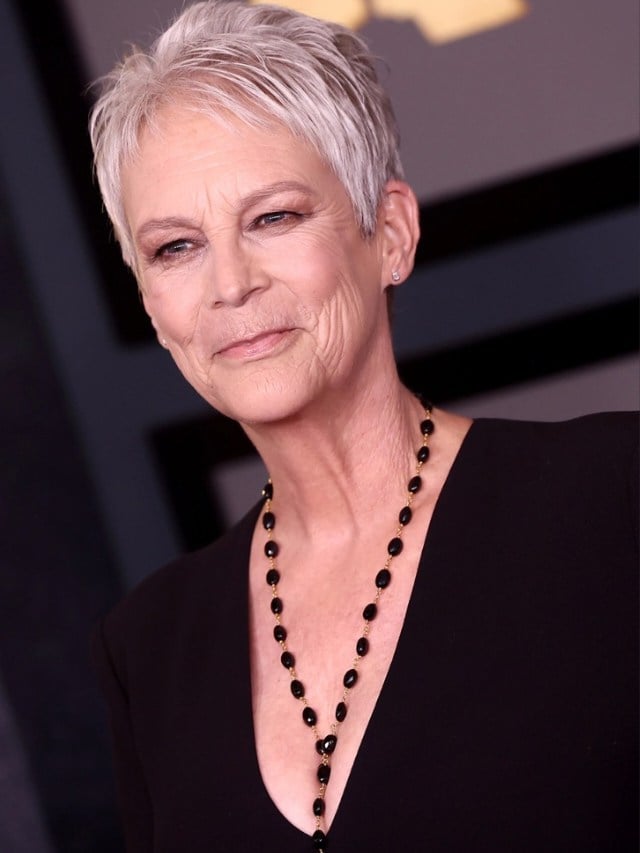 Jamie Lee Curtis Thanks 'Nepo Baby' Status For Stardom While Accepting -  First Curiosity