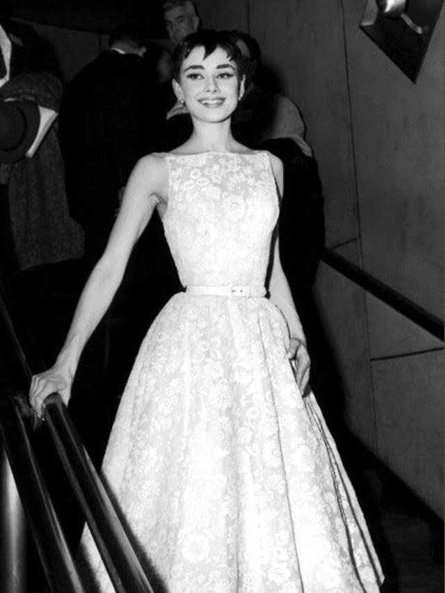 Most Iconic Looks Of All Time At The Oscars