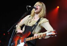 Courtney Love is furious with the Rock And Roll Hall Of Fame