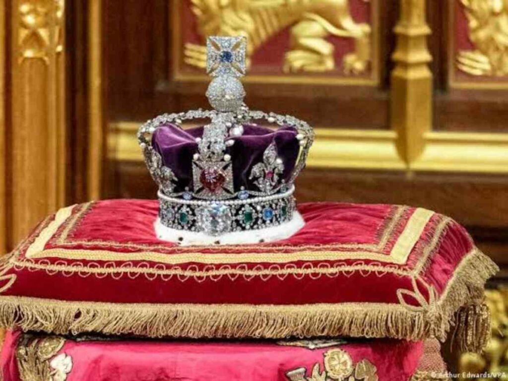 St Edward's Crown: Everything To Know About Its Royal History And ...