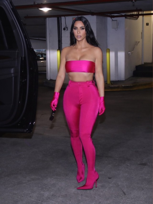 Kourtney Kardashian gets cheeky in butt-baring cutout leggings