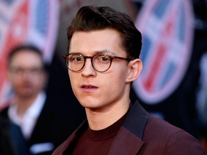 Tom Holland is feeling down by the negative reviews for 'The Crowded Room'