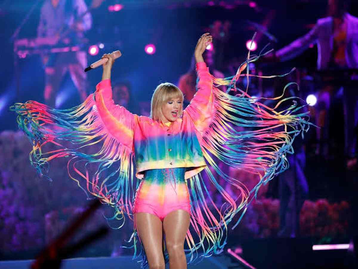 Taylor swift celebrated Pride Month at the Chicago concert of the 'Eras Tour'