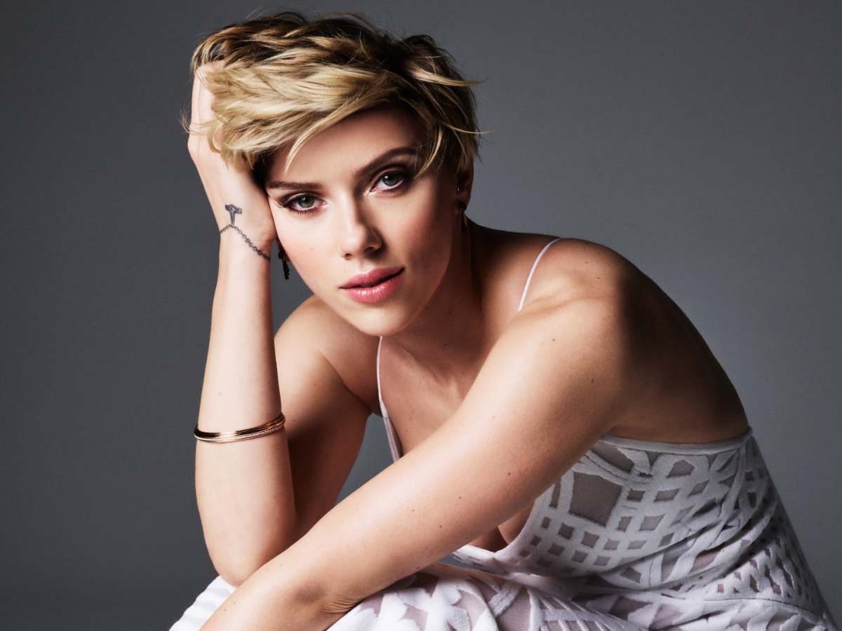 I Was Just Sitting In A Chair With A Helmet Onâ€: Scarlett Johansson  Describes Her Weird Audition For Alfonso CuarÃ³n's 'Gravity' - FirstCuriosity