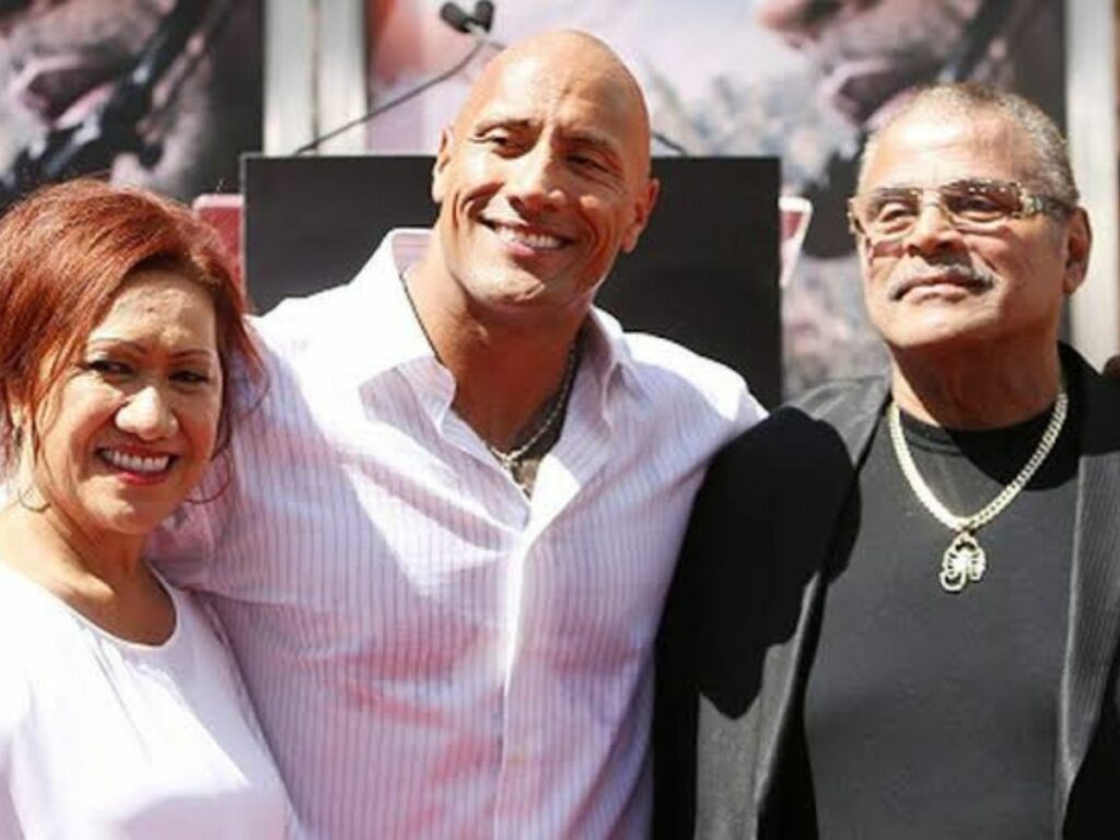 Dwayne Johnson with his parents 