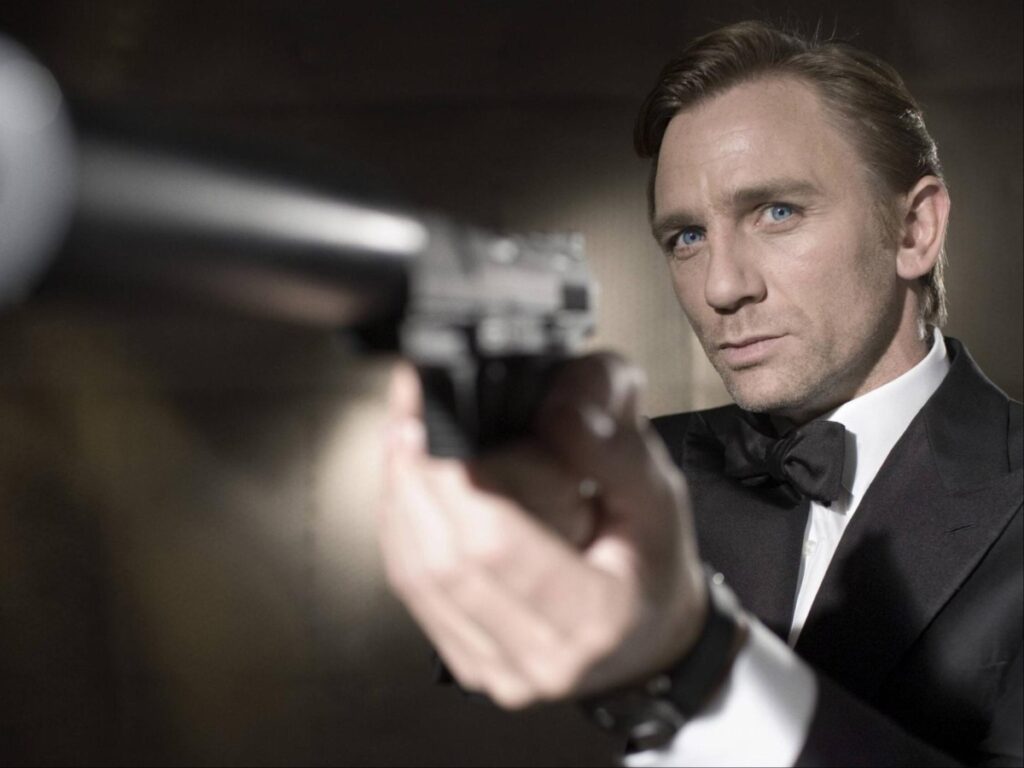 Christopher Nolan In Talks To Direct Two 'James Bond' Movies