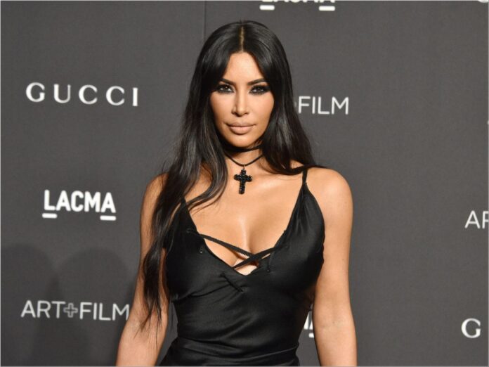 Kim Kardashian had an oops moment during the Dolce & Gabbana show at the Milan Fashion Week