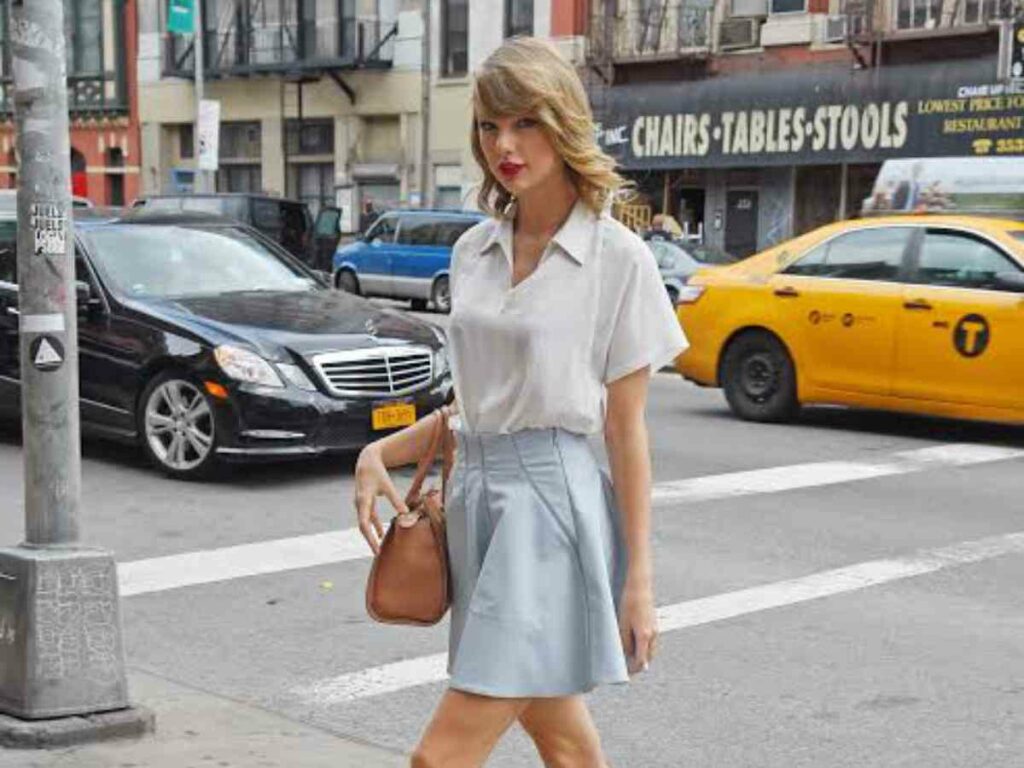 Taylor Swift is fined with $3,000 for not maintaining sanitation