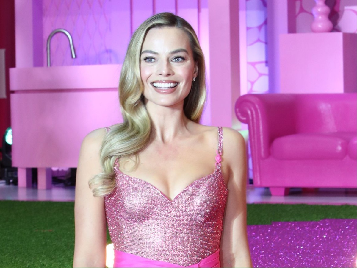 Margot Robbie has a positive reaction to the 'Barbie' Oscars snub