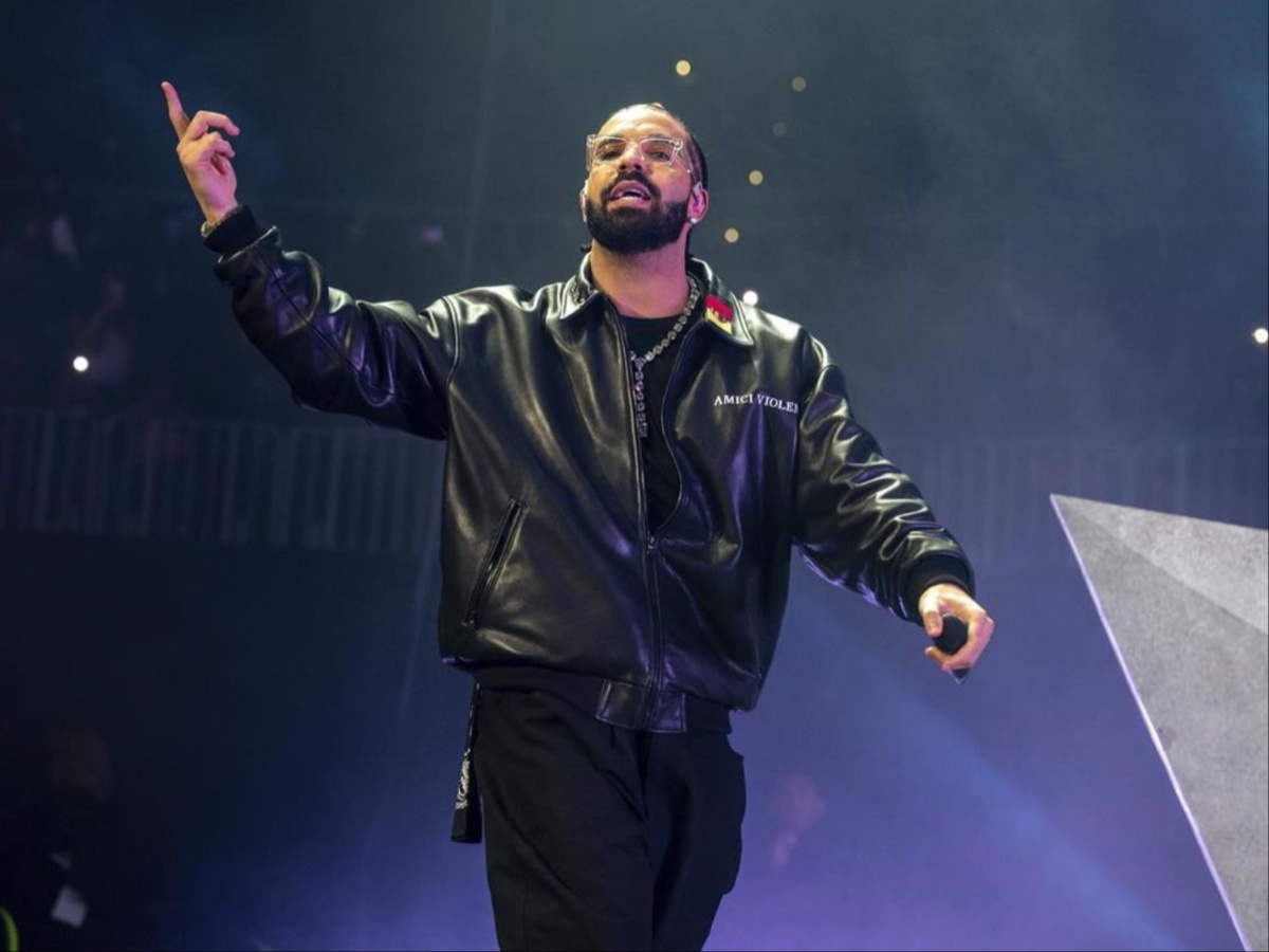 Watch: Drake Expresses Disappointment Over Fans Not Throwing Bras At ...