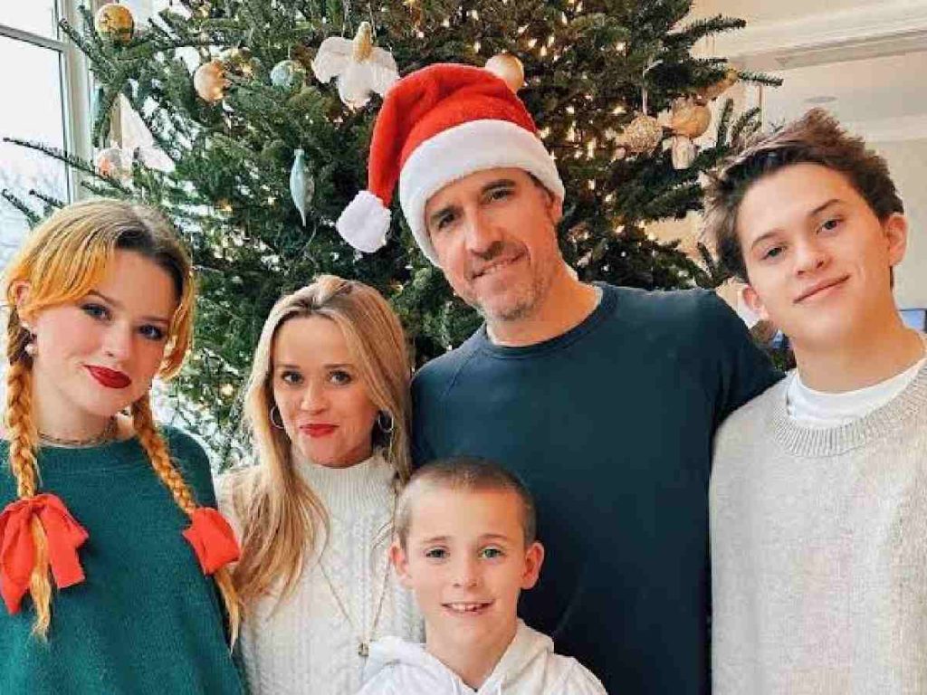 Reese Witherspoon and Jim Toth share a 10-year-old son- Tennessee James 