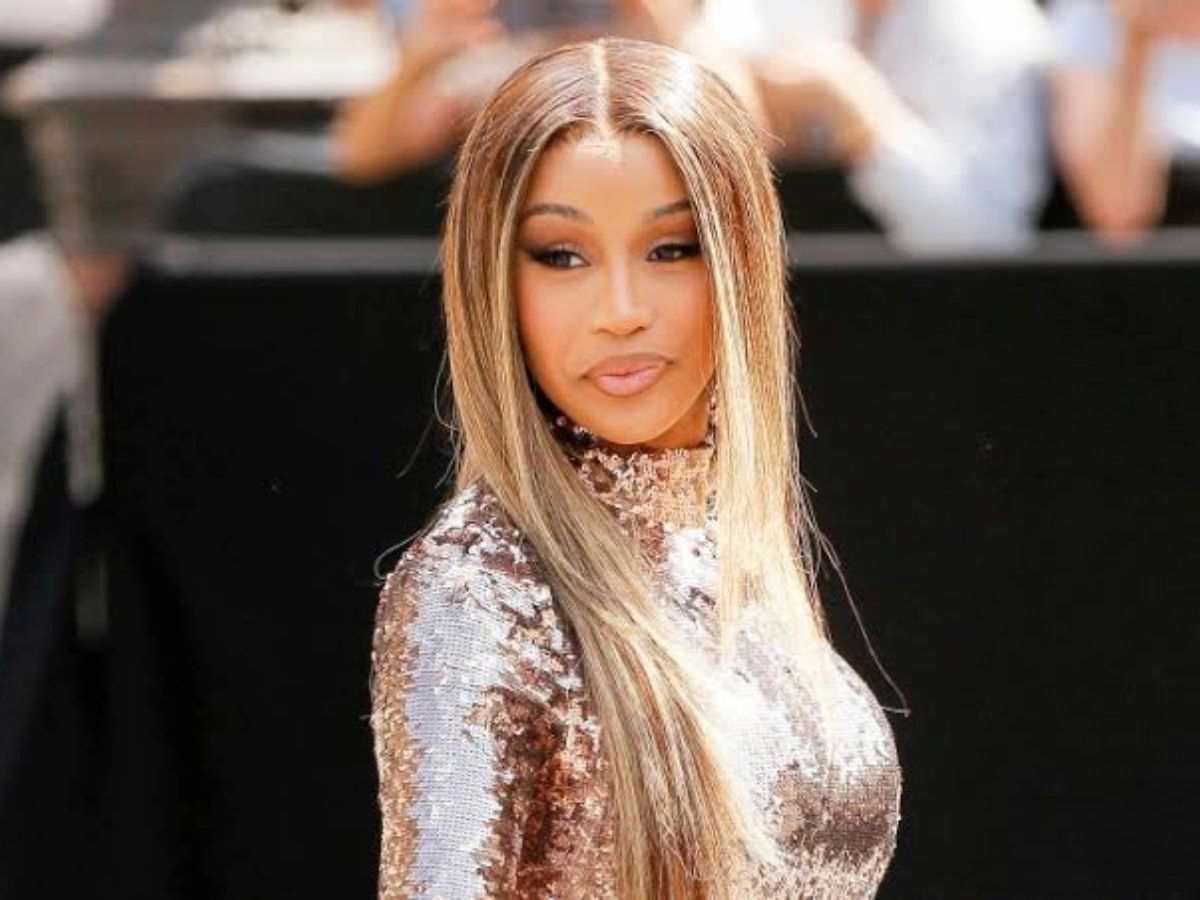 Cardi B Faces Backlash For Her Onstage Tampon String Incident As She ...