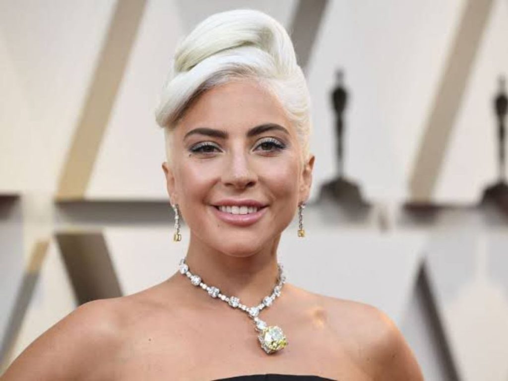 Makeup helps Lady Gaga boost her confidence 