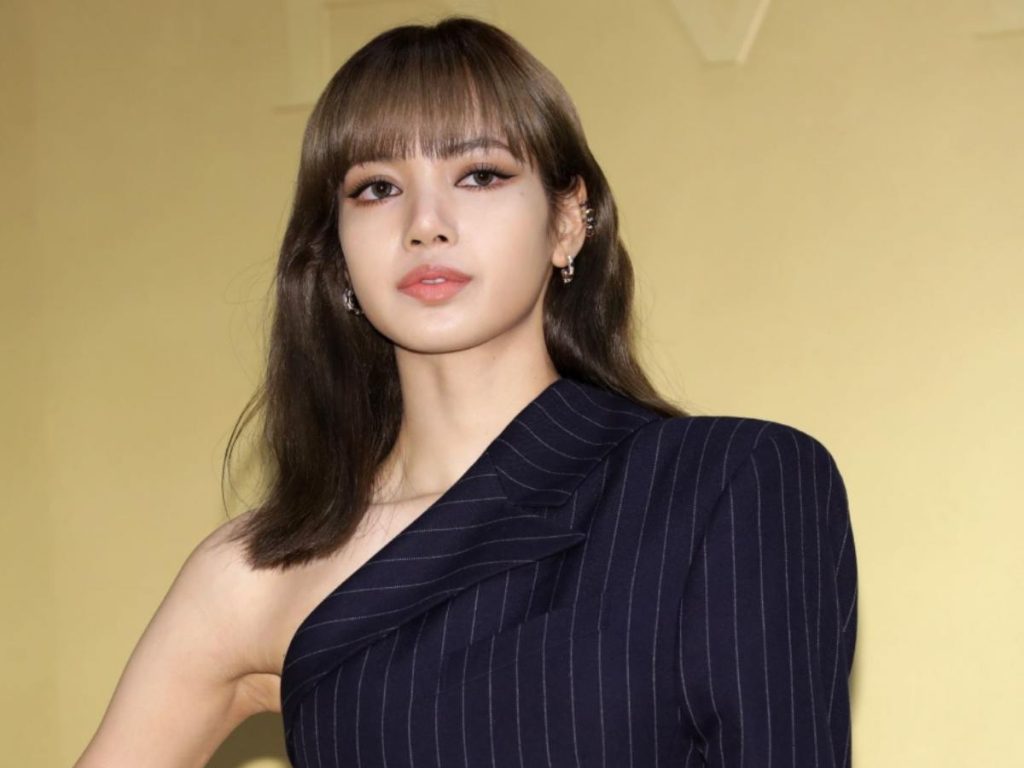 Blackpink's Lisa Becomes The First K-Pop Soloist And K-Pop Female Act ...