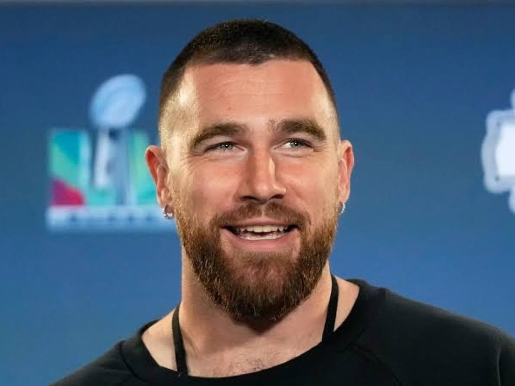Travis Kelce asked out Taylor Swift by inviting her to his game at Arrowhead