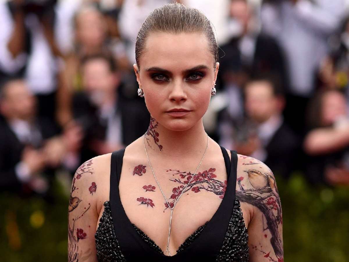 Cara Delevingne Gets Trolled For Posing Topless To Show Off Her ...